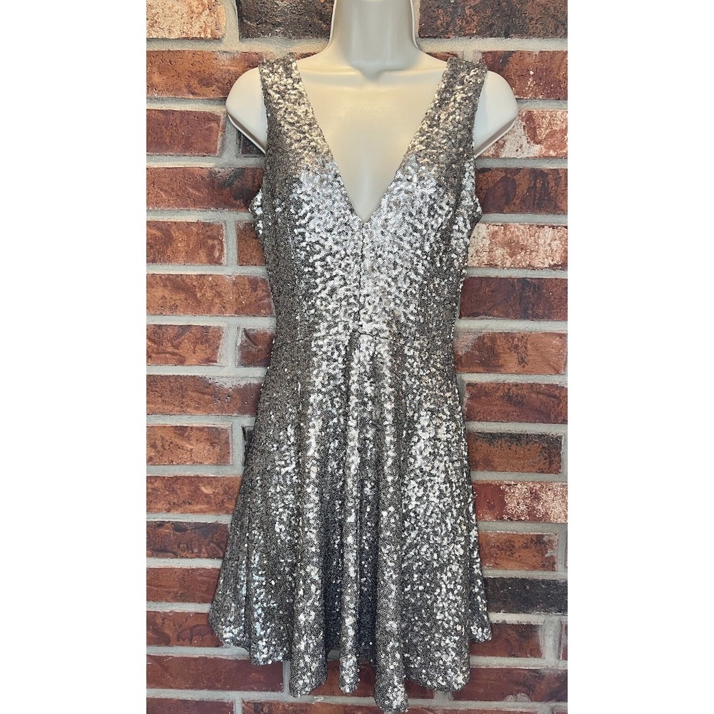 Dress The Population V Neck Silver Sequence Cocktail Mini Dress Size M